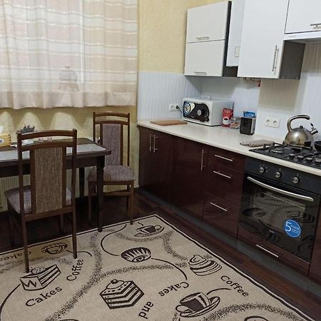 Квартира В Самом Центре Wi-Fi Apartamento Chernivtsi Exterior foto