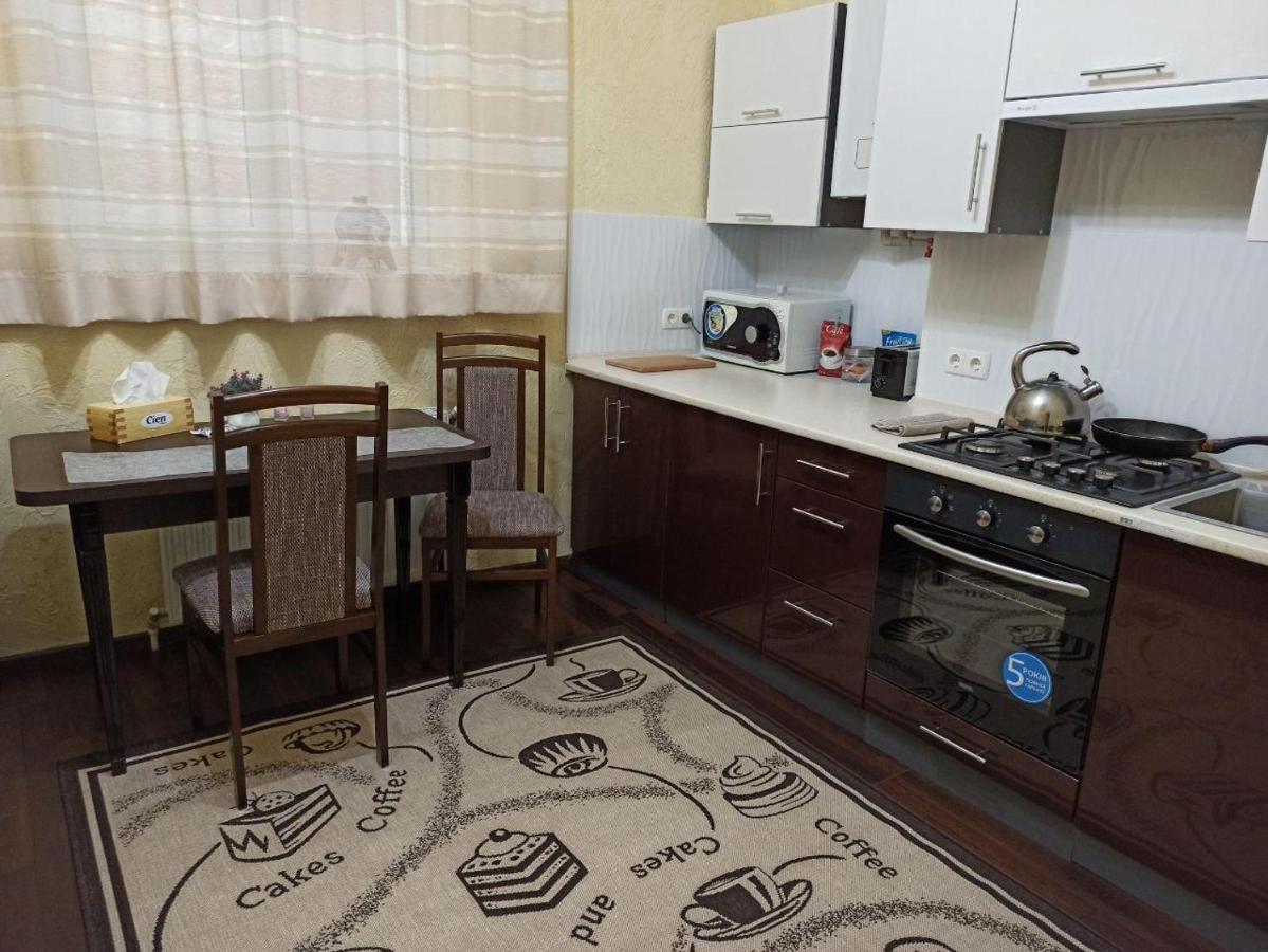Квартира В Самом Центре Wi-Fi Apartamento Chernivtsi Exterior foto