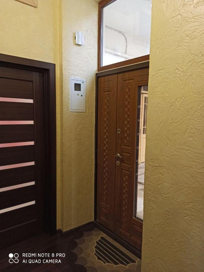 Квартира В Самом Центре Wi-Fi Apartamento Chernivtsi Exterior foto